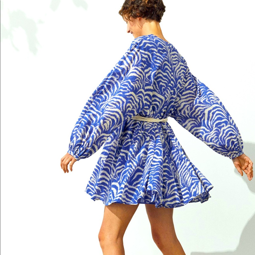 NWT FLOWY PATTERN BELTED BABYDOLL DRESS